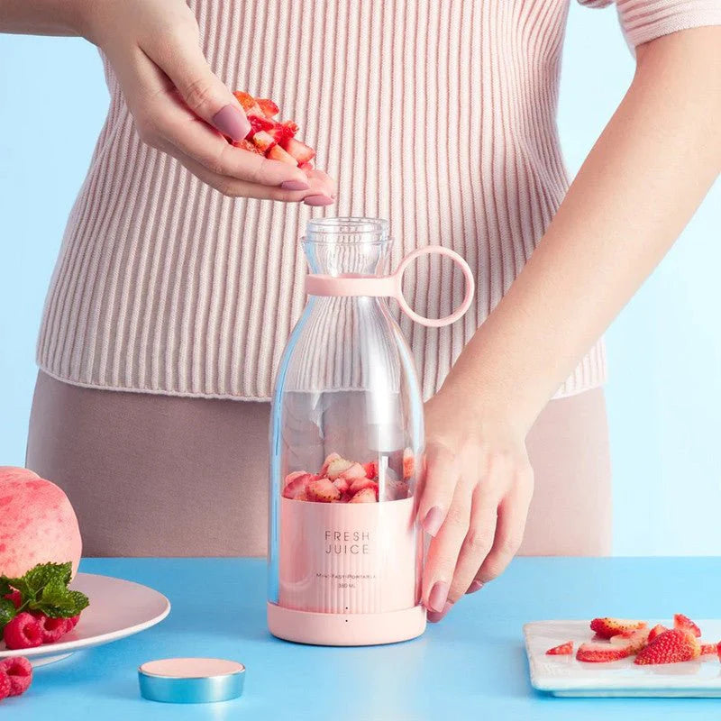 Portable Blender, USB Rechargeable Fruit Juicer with 6 Blades